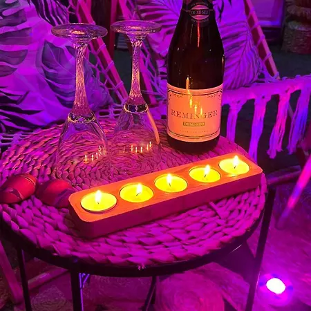 Un Mirage Tropical En Bord De Loire, Et Detente *