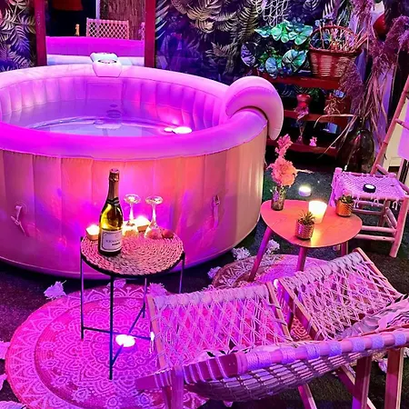 Un Mirage Tropical En Bord De Loire, Et Detente Holiday home *